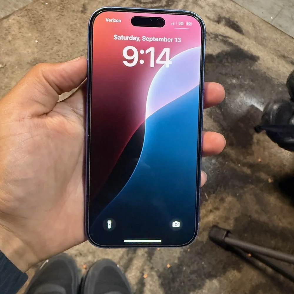 Apple iPhone 16 128gb - Ultramarine (UNLOCKED)